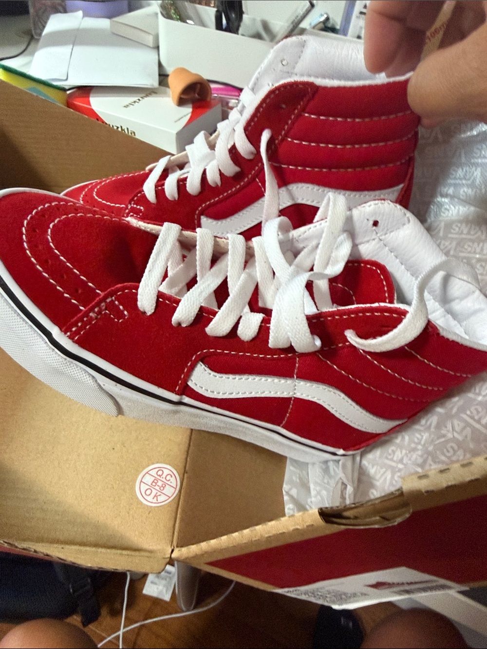 NWT Vans Kids Red & White High-Top Sk8-Hi Skate Sneakers size 3.5 men 5.0 women